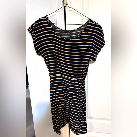 Forever 21 casual dress. Black with tan stripes. Size M. - Picture 1 of 1